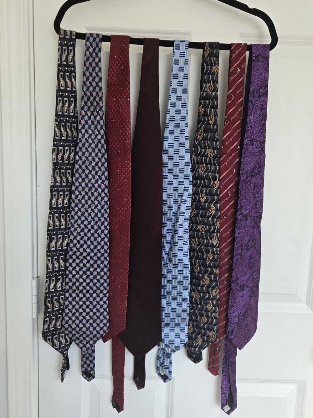 Men's Classic Burgundy and Purple Neck Tie Set
